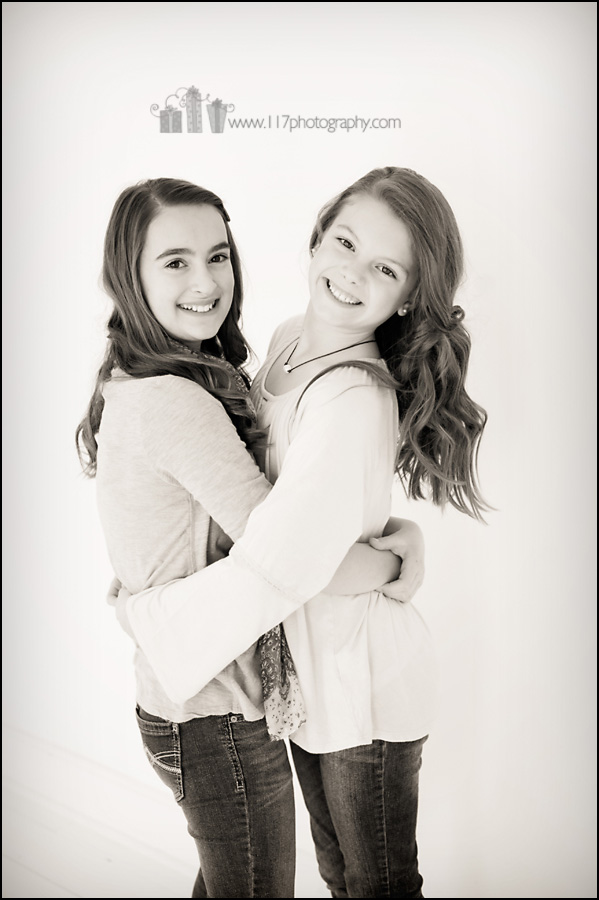 Bella&EllieBFF2016_0093softbrownbw